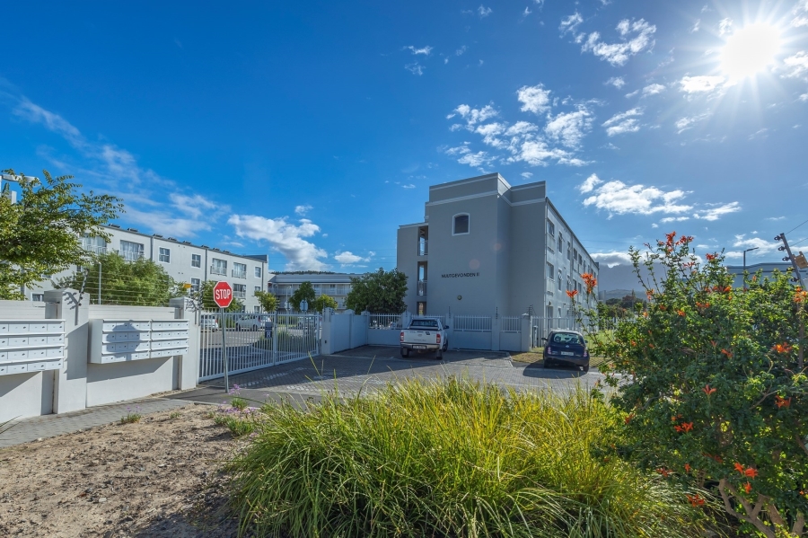 2 Bedroom Property for Sale in Nuutgevonden Western Cape